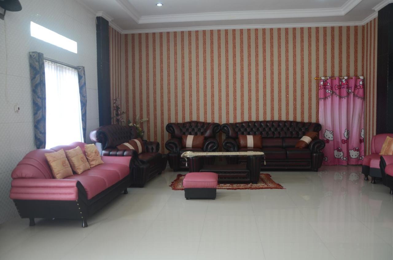 Spot On Oyo 1988 Pondok Seril Syariah Makassar Exteriör bild