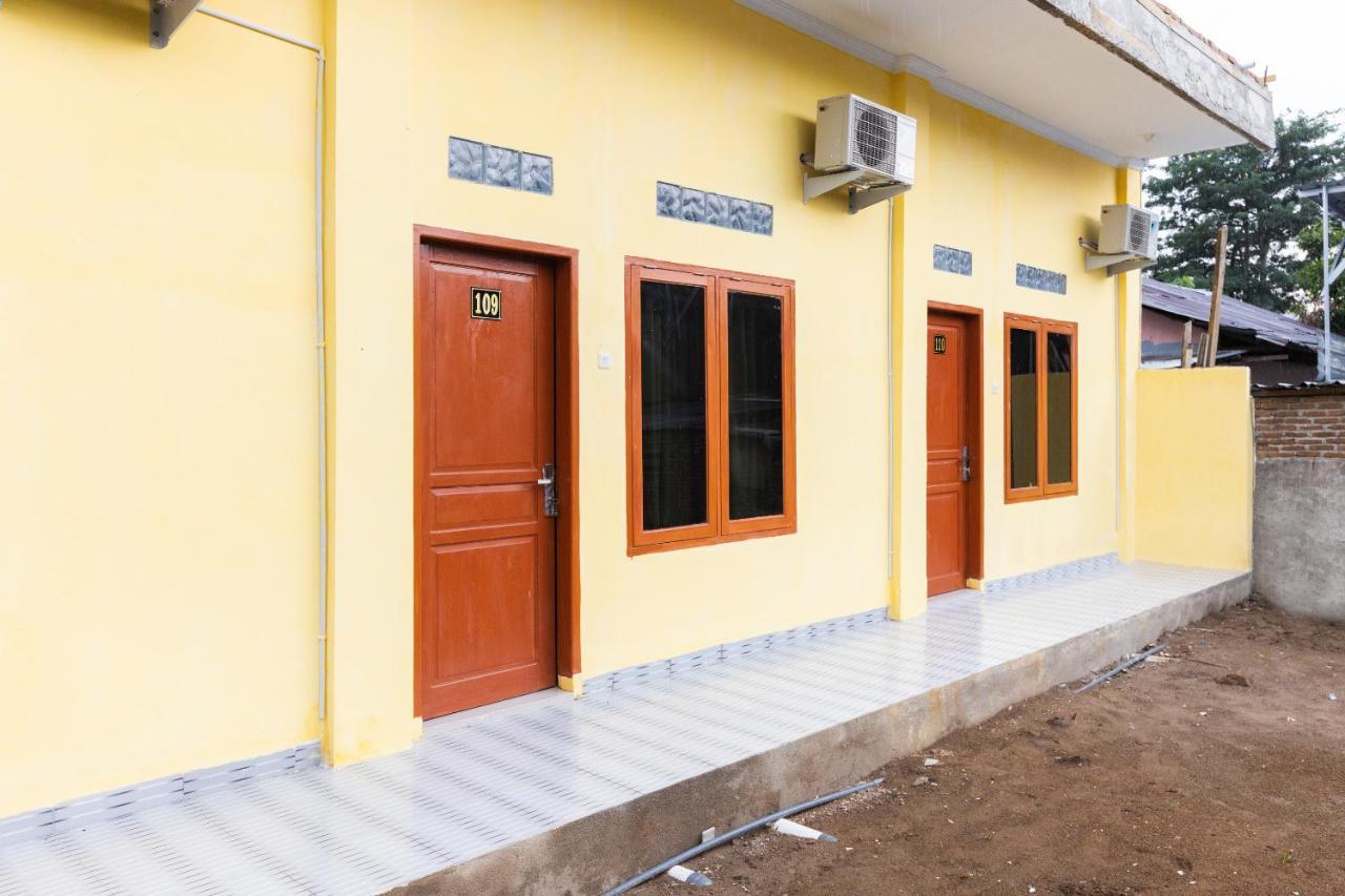 Spot On Oyo 1988 Pondok Seril Syariah Makassar Exteriör bild