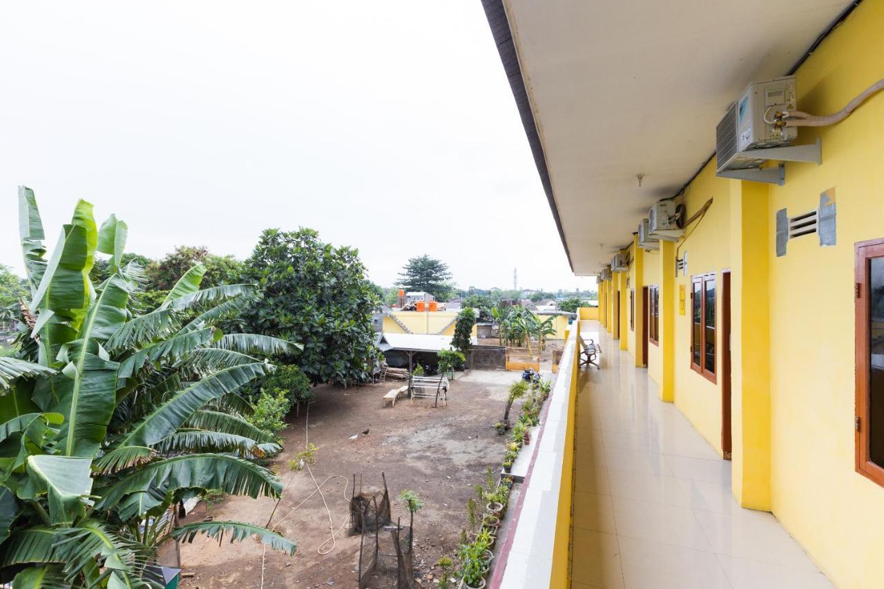 Spot On Oyo 1988 Pondok Seril Syariah Makassar Exteriör bild
