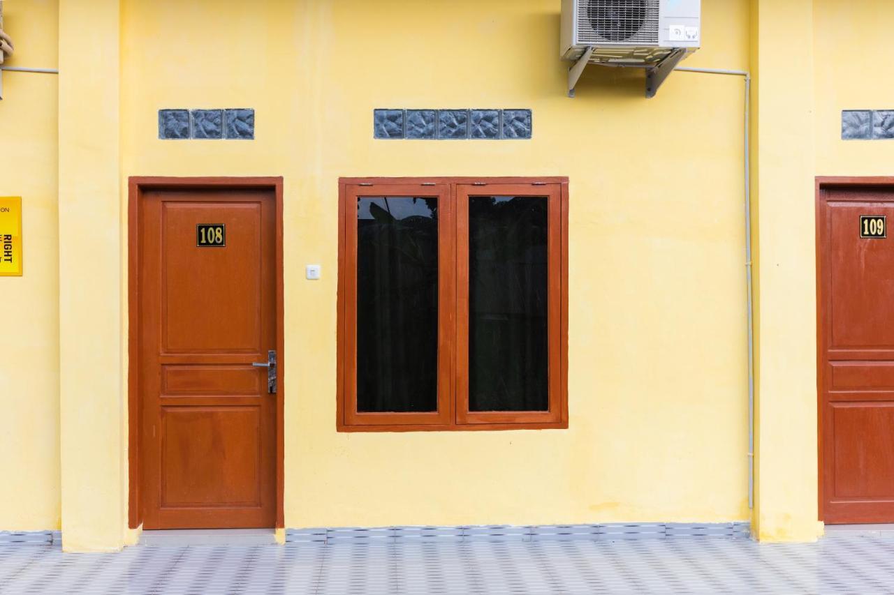Spot On Oyo 1988 Pondok Seril Syariah Makassar Exteriör bild