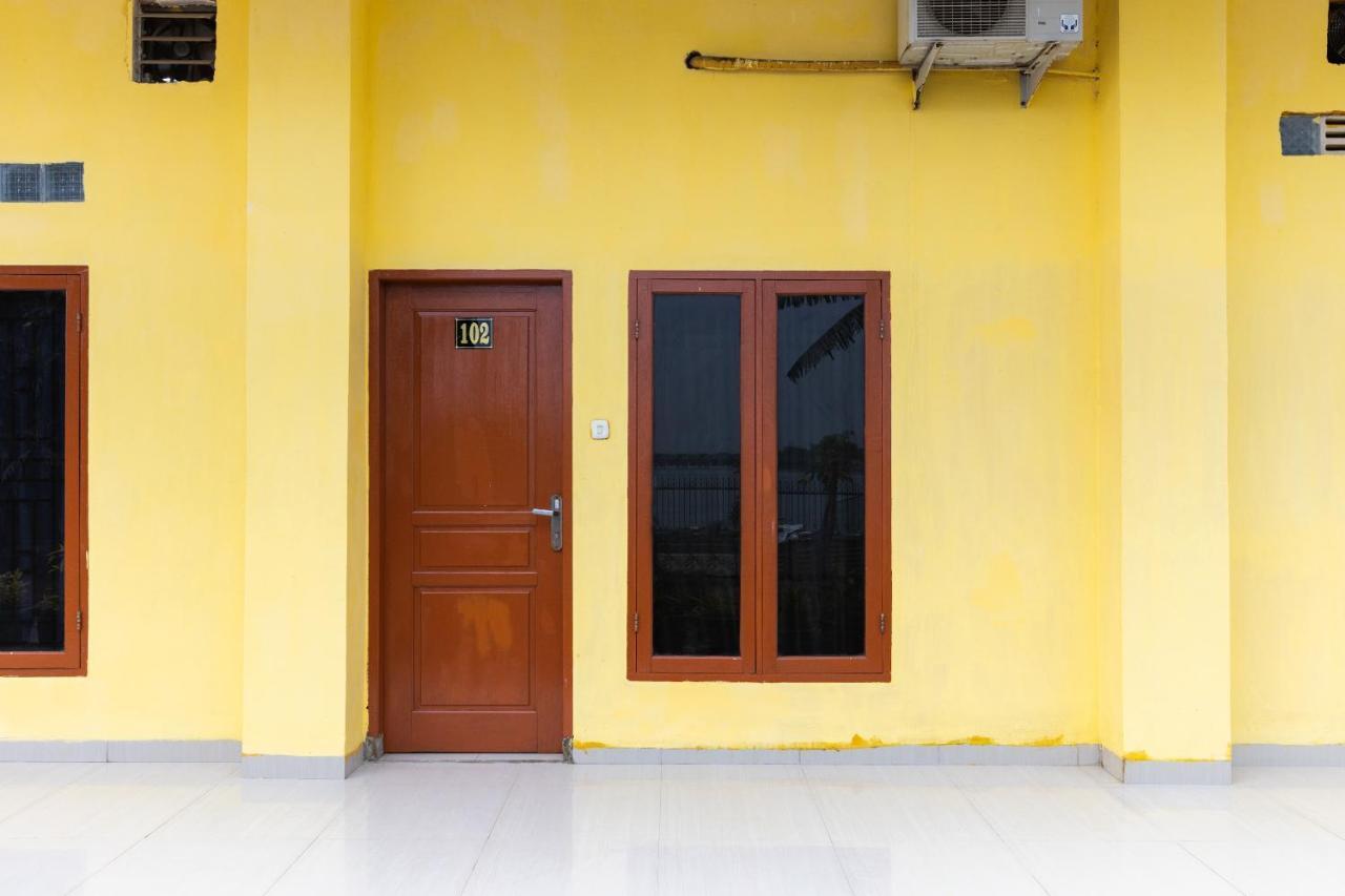 Spot On Oyo 1988 Pondok Seril Syariah Makassar Exteriör bild